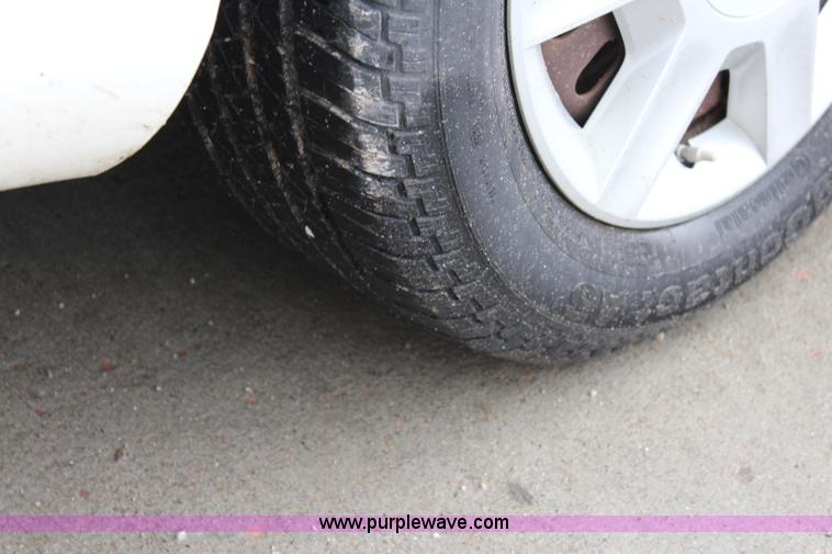 image for item J3509 2006 Ford Taurus SE