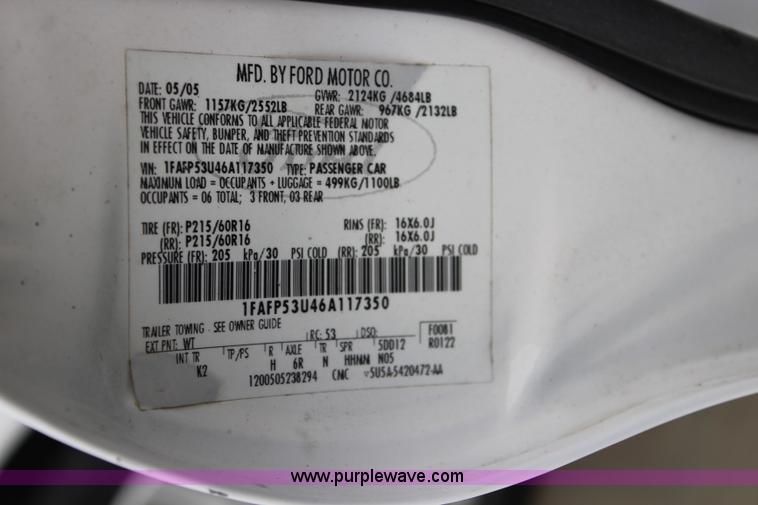 image for item J3509 2006 Ford Taurus SE