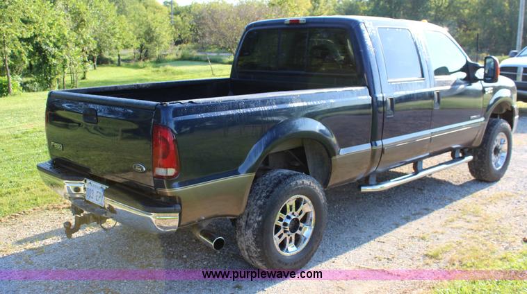 image for item J3551 2003 Ford F250 Super Duty XLT Crew Cab pickup truck