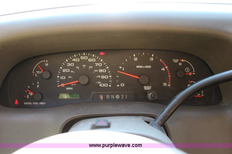 image for item J3551 2003 Ford F250 Super Duty XLT Crew Cab pickup truck