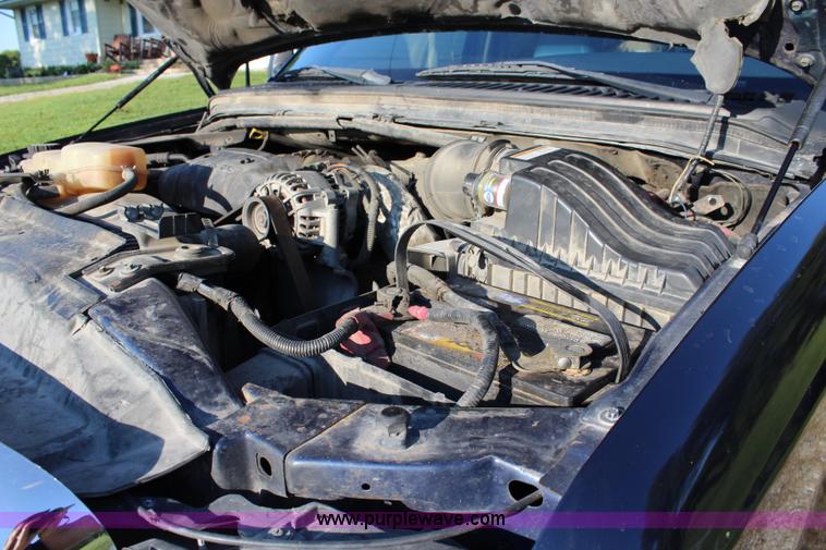 image for item J3551 2003 Ford F250 Super Duty XLT Crew Cab pickup truck