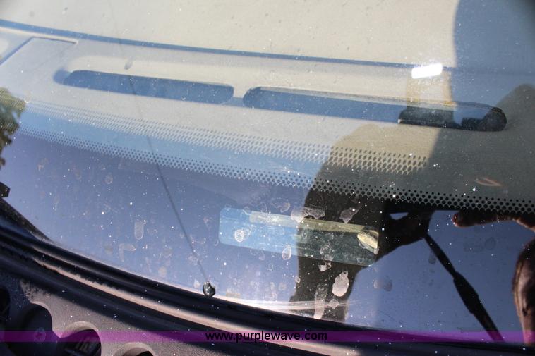 image for item J3551 2003 Ford F250 Super Duty XLT Crew Cab pickup truck