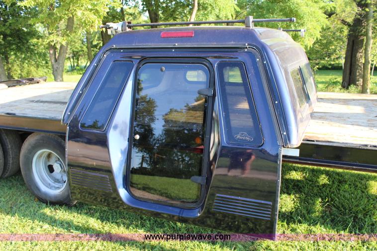 image for item J3551 2003 Ford F250 Super Duty XLT Crew Cab pickup truck