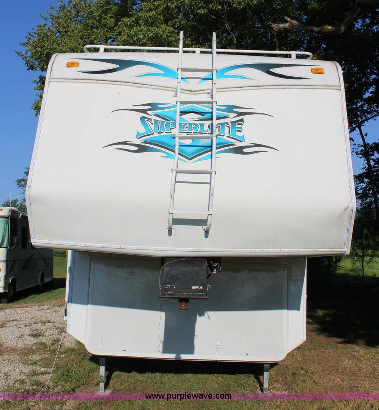 image for item J3553 2009 Superlite Weekend Warrior 2805 camper