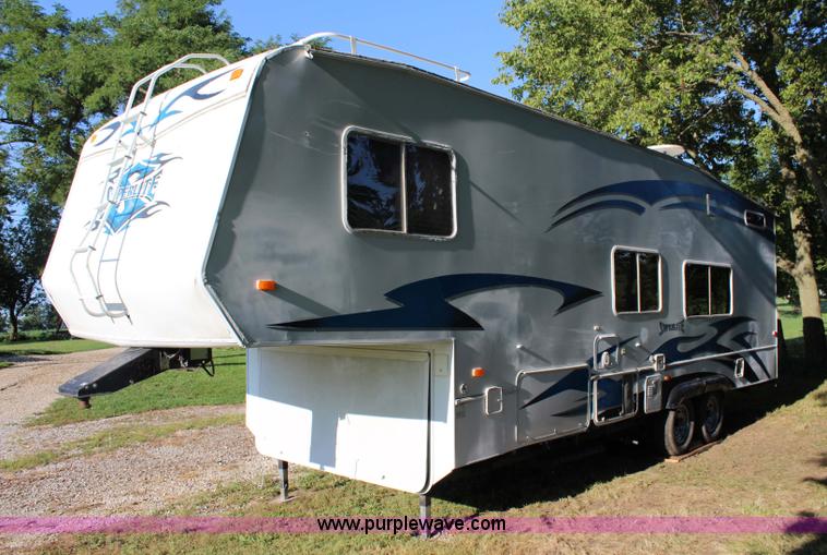 image for item J3553 2009 Superlite Weekend Warrior 2805 camper