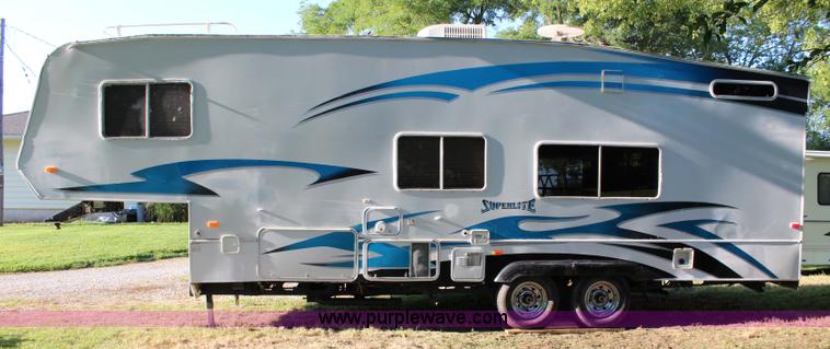 image for item J3553 2009 Superlite Weekend Warrior 2805 camper