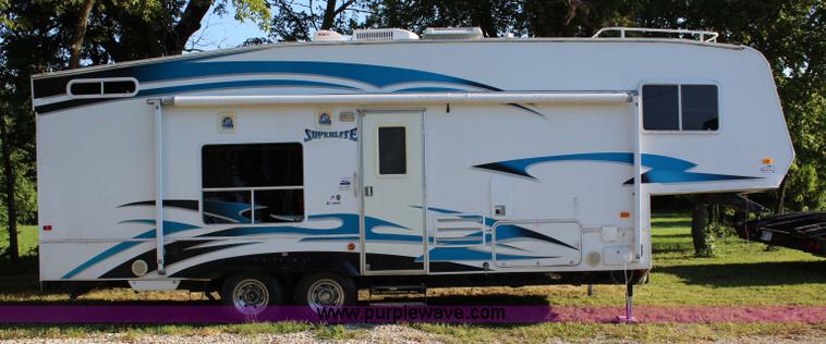 image for item J3553 2009 Superlite Weekend Warrior 2805 camper