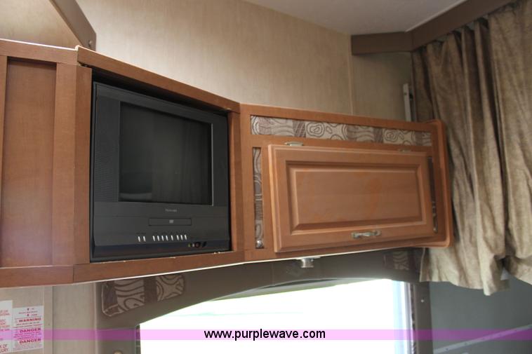 image for item J3553 2009 Superlite Weekend Warrior 2805 camper