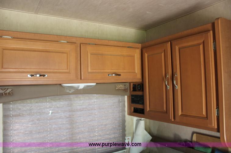 image for item J3553 2009 Superlite Weekend Warrior 2805 camper