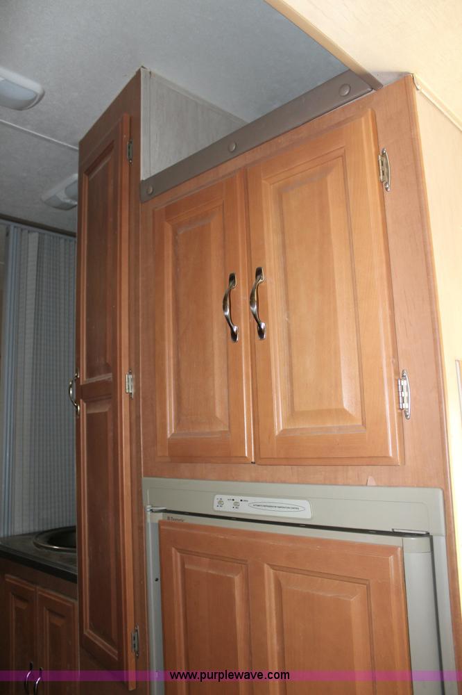 image for item J3553 2009 Superlite Weekend Warrior 2805 camper