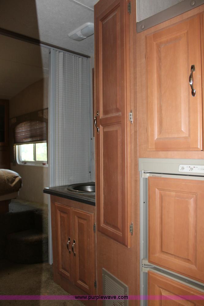 image for item J3553 2009 Superlite Weekend Warrior 2805 camper