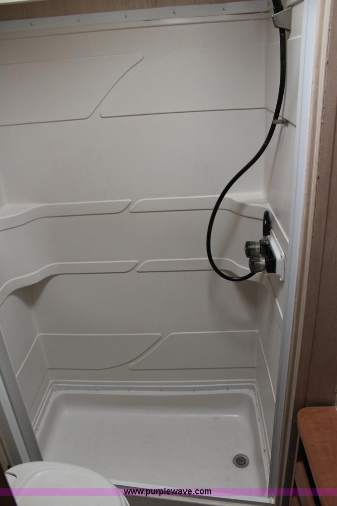 image for item J3553 2009 Superlite Weekend Warrior 2805 camper