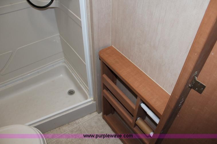 image for item J3553 2009 Superlite Weekend Warrior 2805 camper