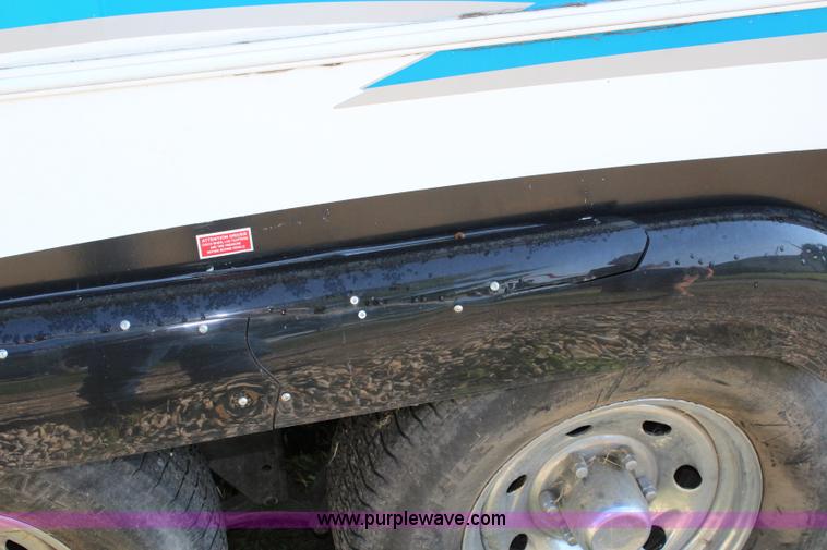 image for item J3553 2009 Superlite Weekend Warrior 2805 camper