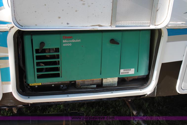 image for item J3553 2009 Superlite Weekend Warrior 2805 camper