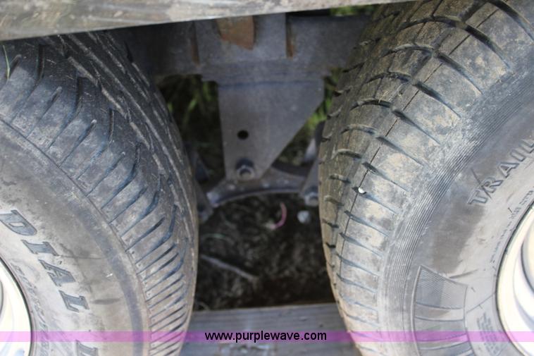 image for item J3553 2009 Superlite Weekend Warrior 2805 camper