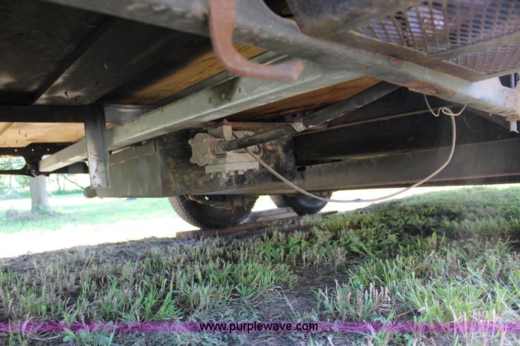 image for item J3553 2009 Superlite Weekend Warrior 2805 camper