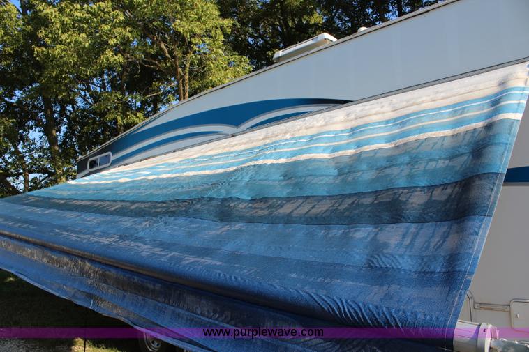 image for item J3553 2009 Superlite Weekend Warrior 2805 camper