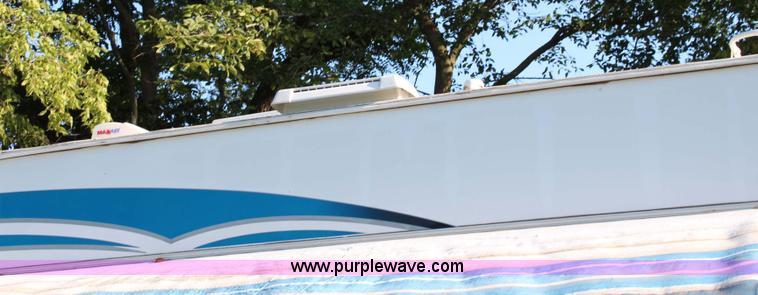 image for item J3553 2009 Superlite Weekend Warrior 2805 camper