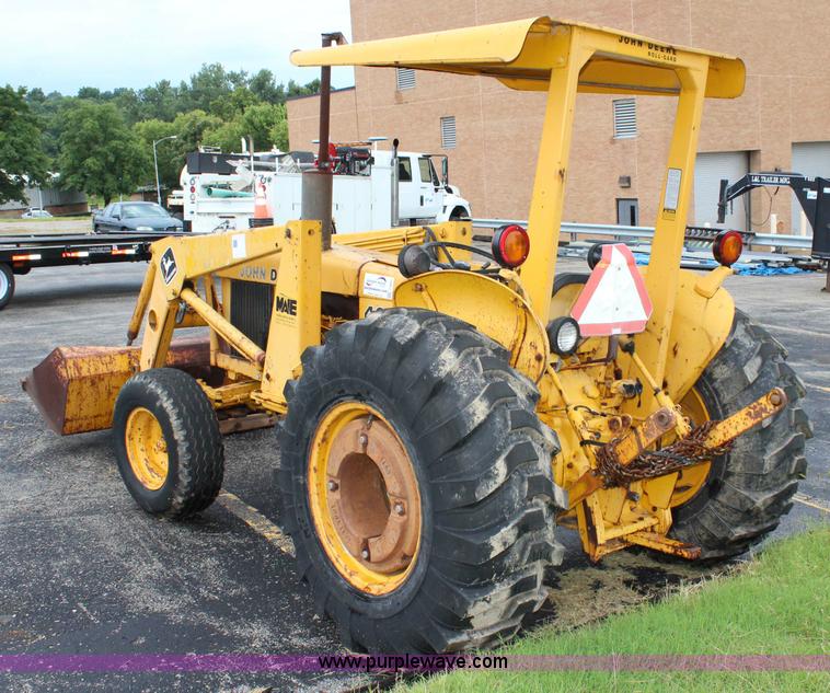 image for item J3681 John Deere 401B tractor