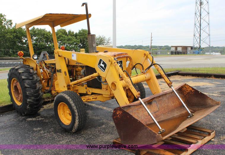 image for item J3681 John Deere 401B tractor