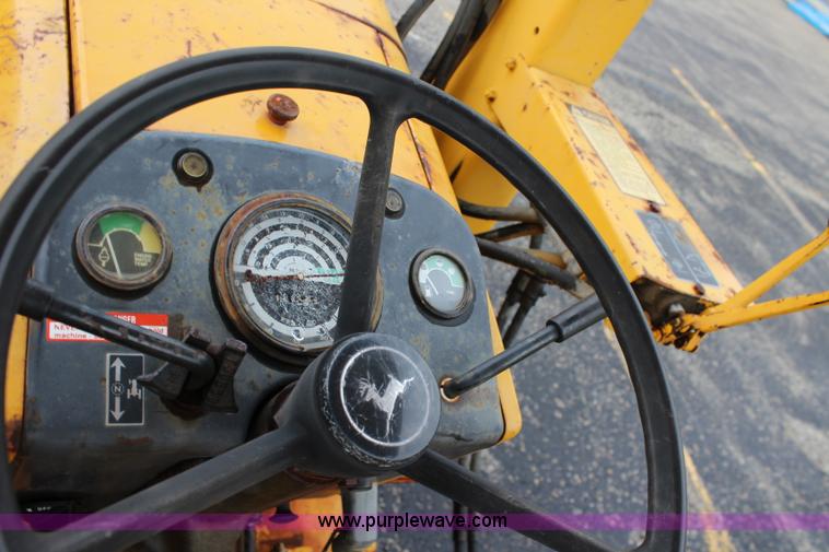 image for item J3681 John Deere 401B tractor