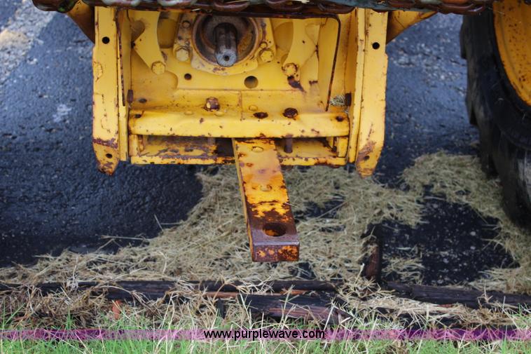 image for item J3681 John Deere 401B tractor