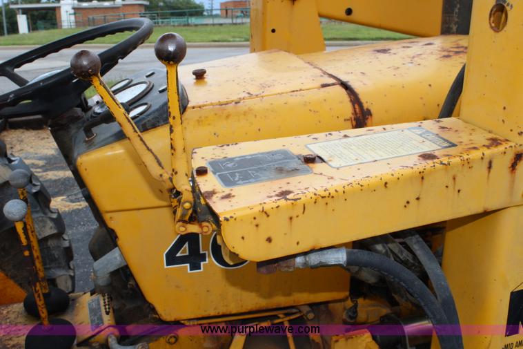 image for item J3681 John Deere 401B tractor