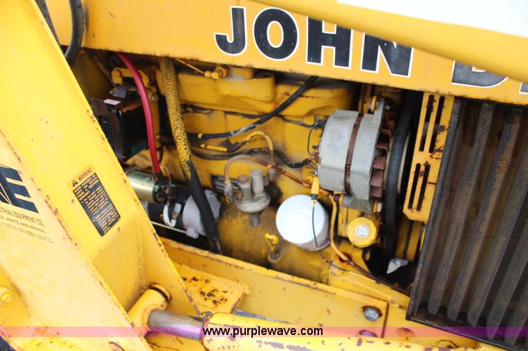 image for item J3681 John Deere 401B tractor