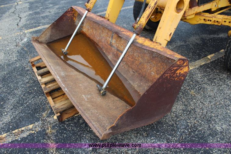 image for item J3681 John Deere 401B tractor