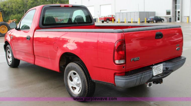 image for item J3686 2002 Ford F150 pickup truck