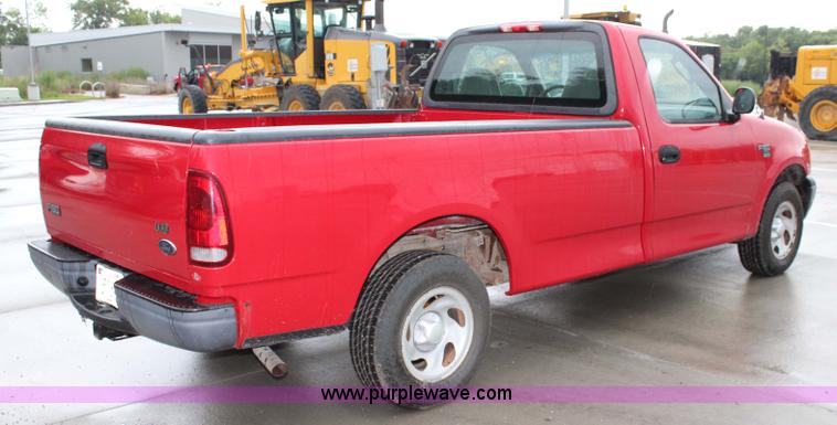 image for item J3686 2002 Ford F150 pickup truck