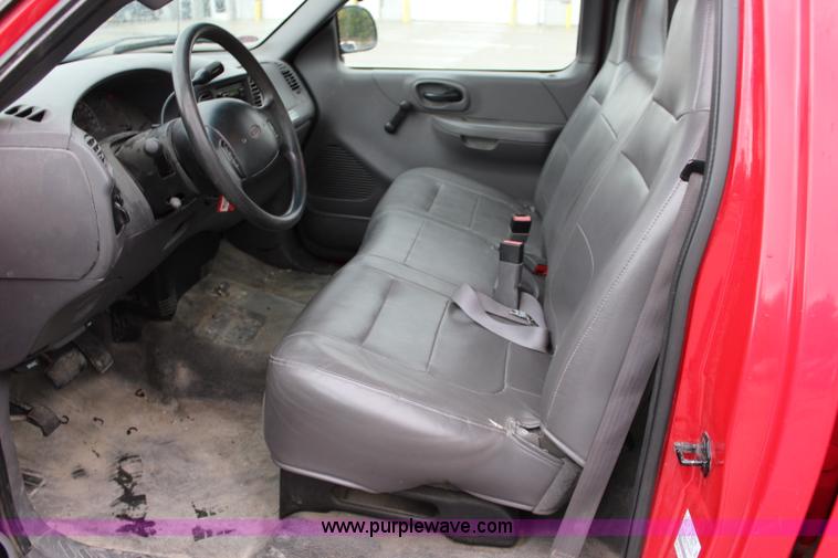 image for item J3686 2002 Ford F150 pickup truck