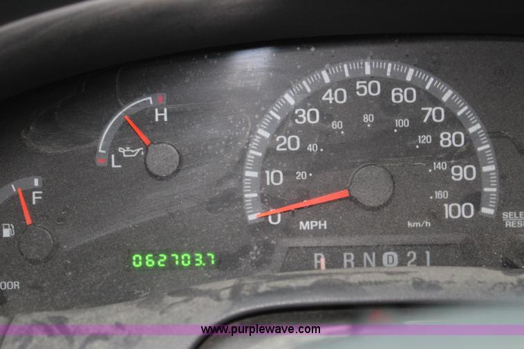 image for item J3686 2002 Ford F150 pickup truck