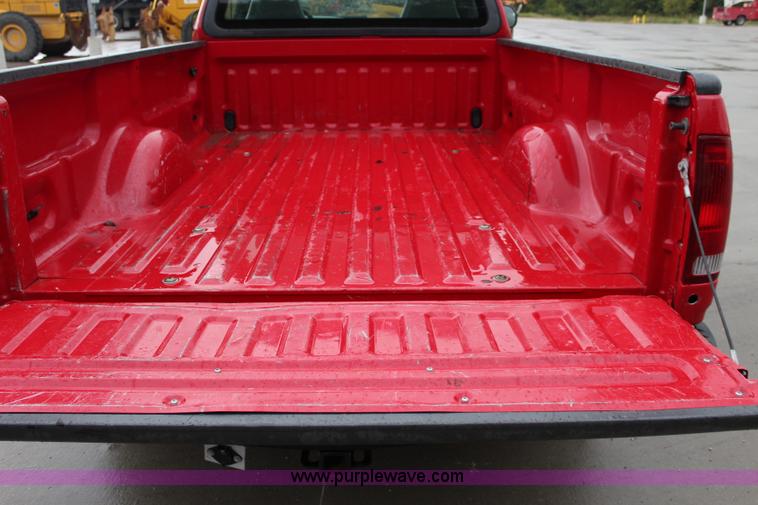 image for item J3686 2002 Ford F150 pickup truck