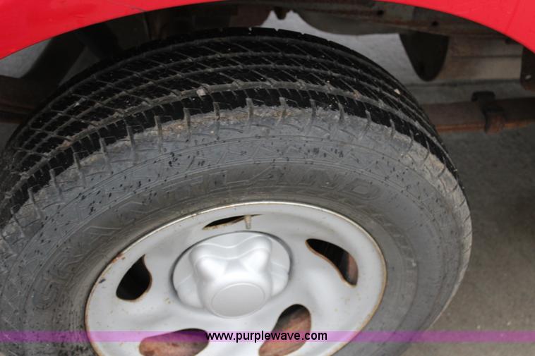 image for item J3686 2002 Ford F150 pickup truck