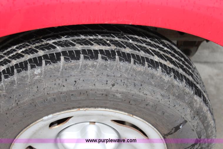 image for item J3686 2002 Ford F150 pickup truck