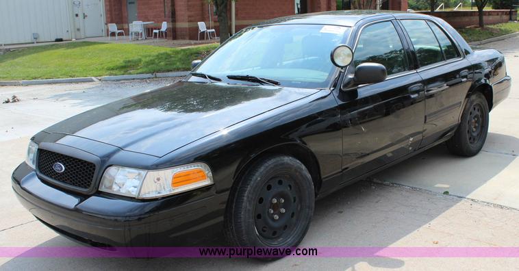 image for item J3687 2009 Ford Crown Victoria Police Interceptor