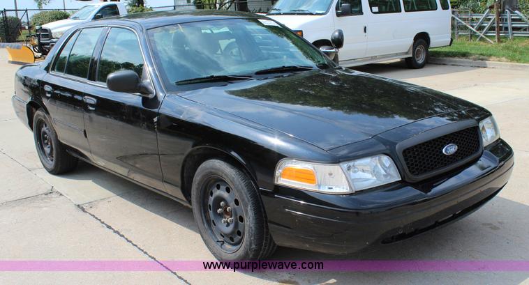 image for item J3687 2009 Ford Crown Victoria Police Interceptor