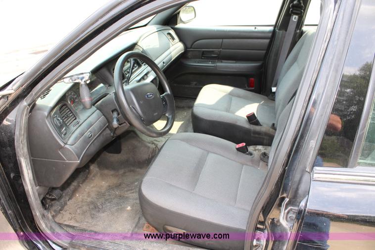 image for item J3687 2009 Ford Crown Victoria Police Interceptor