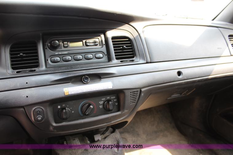 image for item J3687 2009 Ford Crown Victoria Police Interceptor