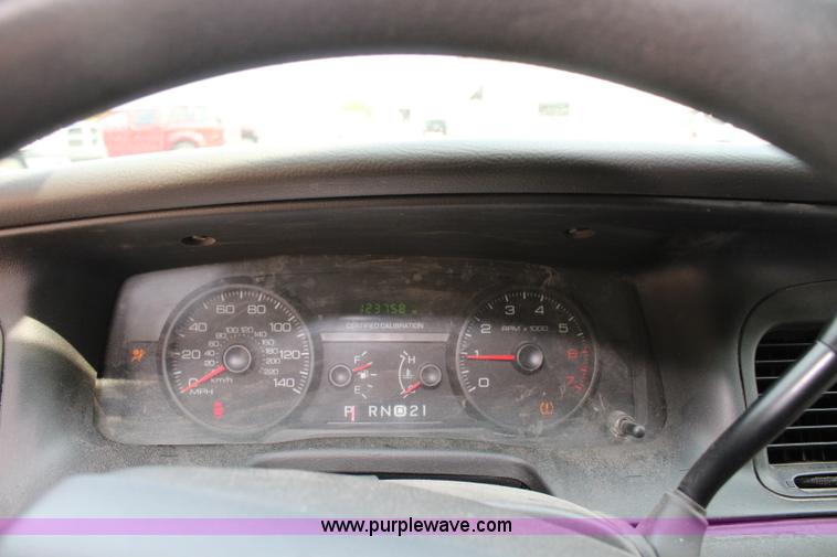 image for item J3687 2009 Ford Crown Victoria Police Interceptor