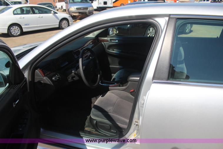 image for item J4479 2010 Chevrolet Impala LS