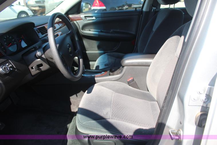 image for item J4479 2010 Chevrolet Impala LS