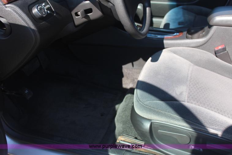 image for item J4479 2010 Chevrolet Impala LS