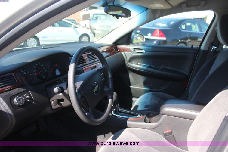 image for item J4479 2010 Chevrolet Impala LS