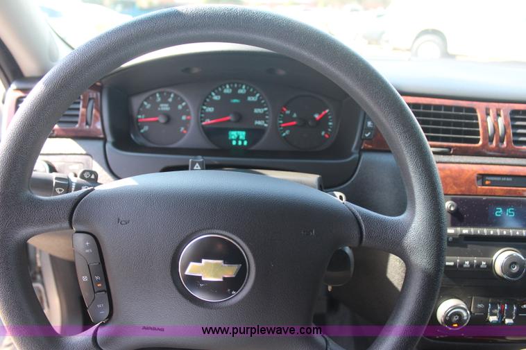 image for item J4479 2010 Chevrolet Impala LS