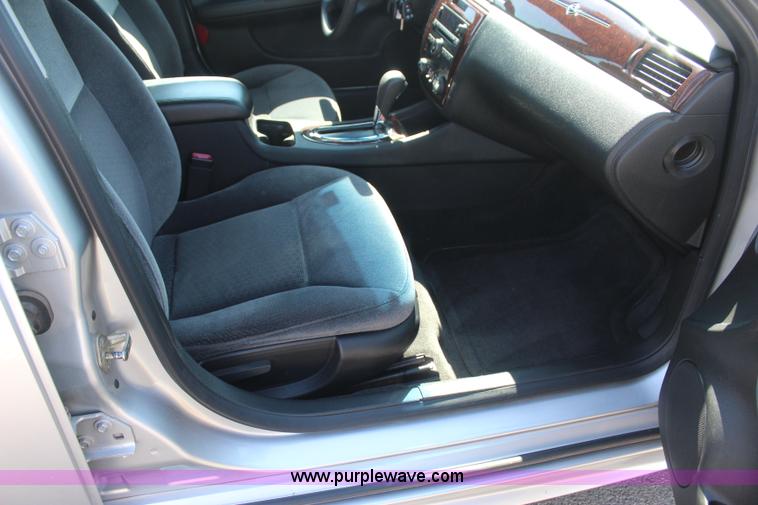 image for item J4479 2010 Chevrolet Impala LS