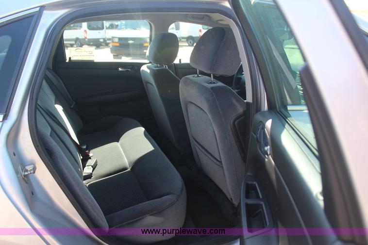 image for item J4479 2010 Chevrolet Impala LS