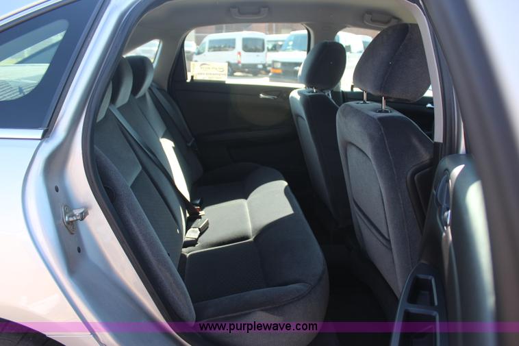 image for item J4479 2010 Chevrolet Impala LS